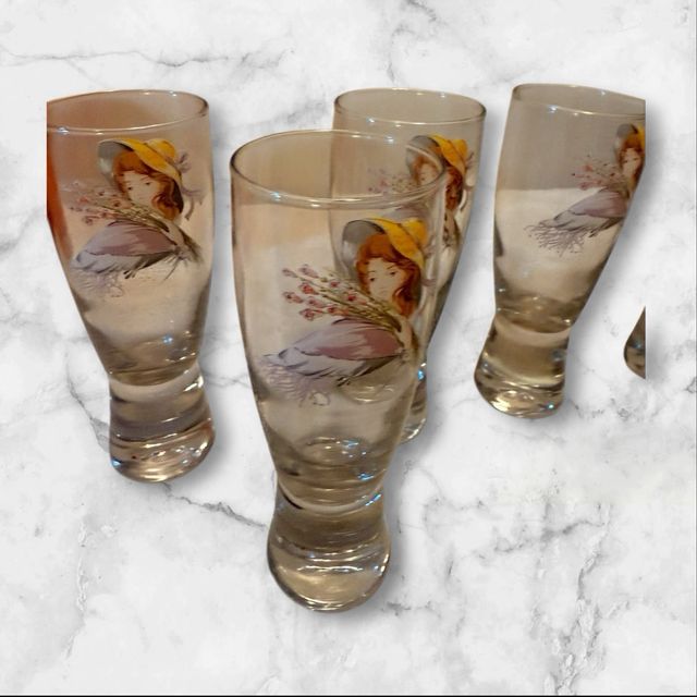 Coppa vintage donna con fiori