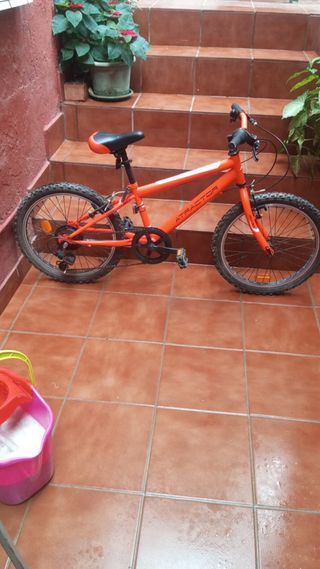 Bicicleta infantil verde ATRACTOR 20