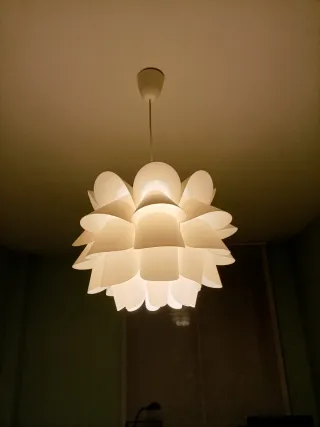 Lámpara colgante laminas plástico blanca