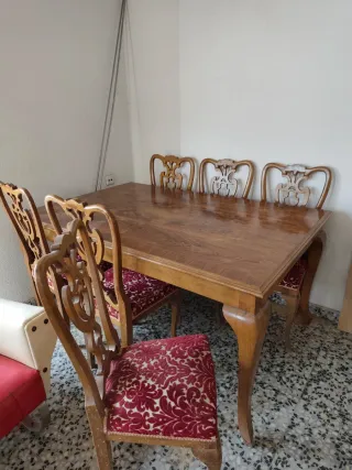 Mesa y 6 Sillas Estilo Chippendale