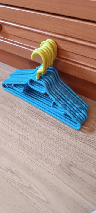 Perchas para ropa de niño (pack 9)