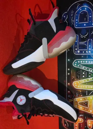 Zapatillas Jordan Talla 42 Negro/Rosa