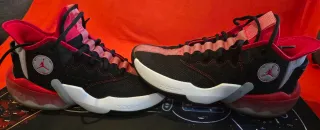 Zapatillas Jordan Talla 42 Negro/Rosa