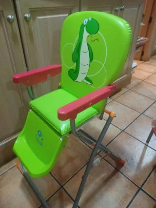 Trona infantil plegable verde