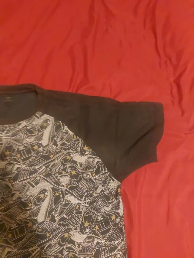 Camiseta Adidas Estampado Zapatillas Talla L