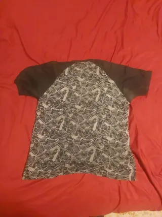 Camiseta Adidas Estampado Zapatillas Talla L