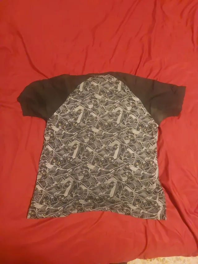 Camiseta Adidas Estampado Zapatillas Talla L
