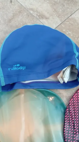 Gorros de natación Nabaiji y Arena