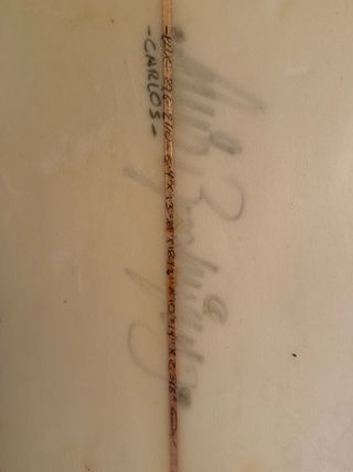 Tabla de surf con quillas