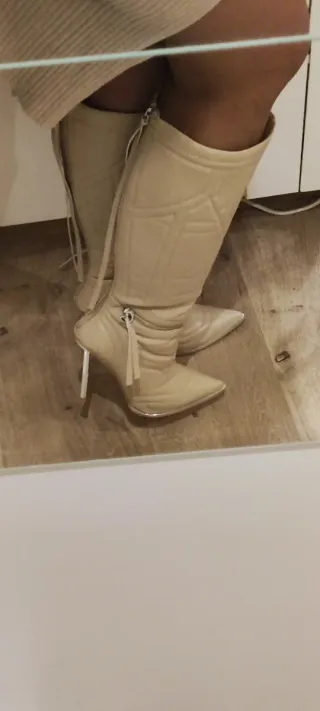 Botas altas tacón plateado beige