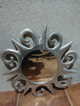 Specchio Vintage in Alluminio a Forma di Sole