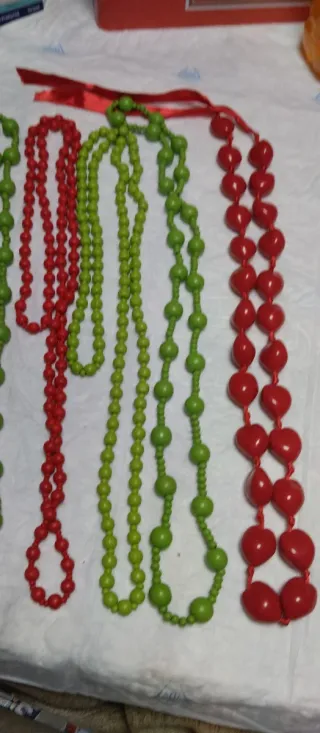 7 Collares Bolas y Corazones