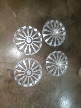 Tapacubos llanta 15 (4 unidades)