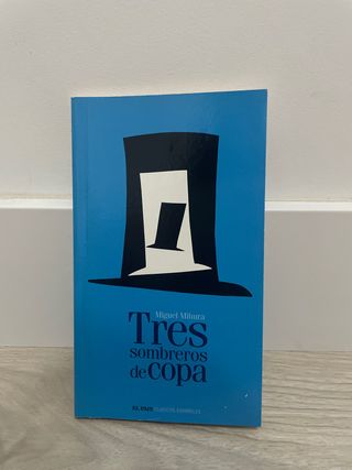 Tres sombreros de copa