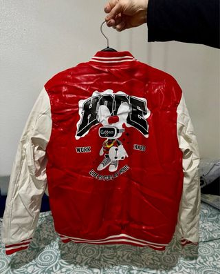 Chaqueta Cantarana Roja y Blanca Talla M nueva