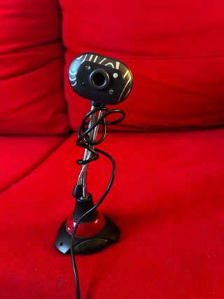 Webcam Negra y Roja Flexible