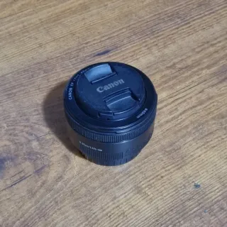 Canon EF 50mm f/1.8 STM