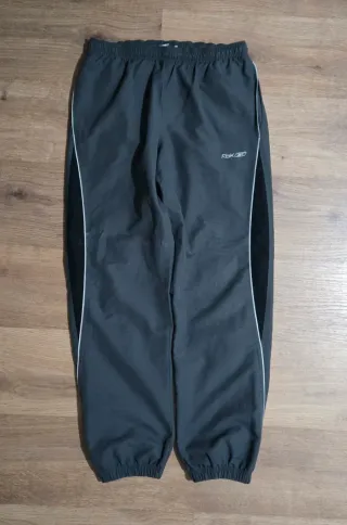 Conjunto deportivo Reebok rojo y gris