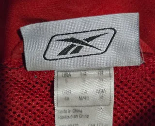 Conjunto deportivo Reebok rojo y gris