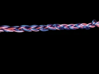 Pulsera trenzada morada y rosa