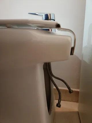 Videt Roca blanco de porcelana con grifo