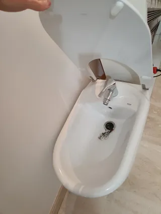 Videt Roca blanco de porcelana con grifo