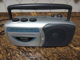 Radio Cassette Gris Plata