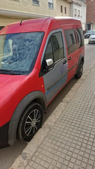 Ford E-Tourneo Courier 2004