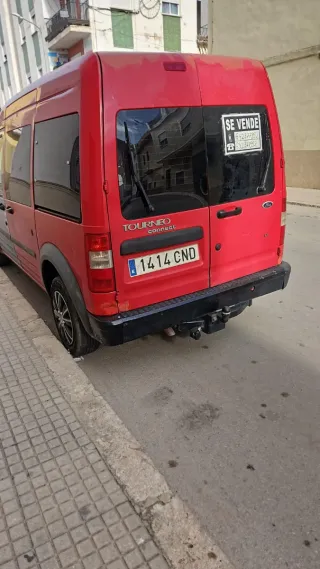 Ford E-Tourneo Courier 2004