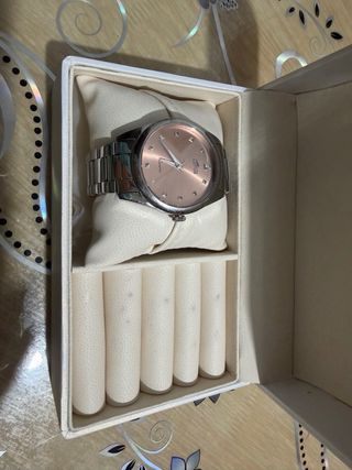 Reloj Lotus esfera rosa y pulsera plateada