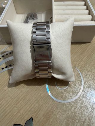 Reloj Lotus esfera rosa y pulsera plateada