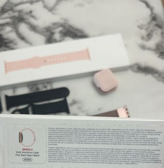 Apple Watch Serie 5 GPS 40mm Oro