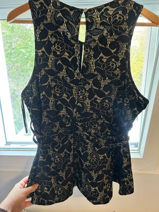Top fiesta encaje negro y dorado