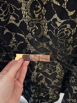 Top fiesta encaje negro y dorado