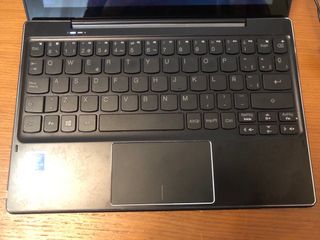 Tablet Ordenador Lenovo con teclado y regalos