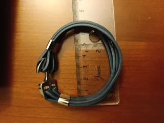 Pulsera Lotus de cuero azul