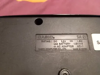 Teclado Casio SA-21 Falta la tapa de las pilas