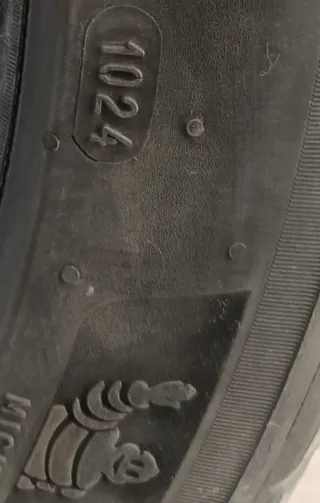 MICHELÍN 245/45ZR19 102Y