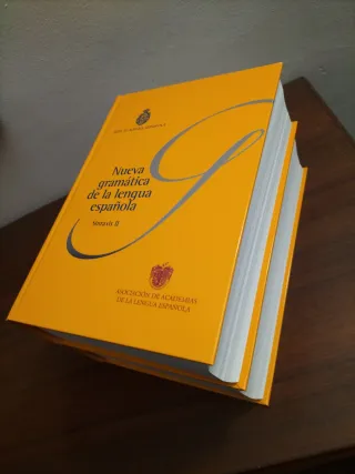 Nueva Gramatica de la Lengua Española (RAE).