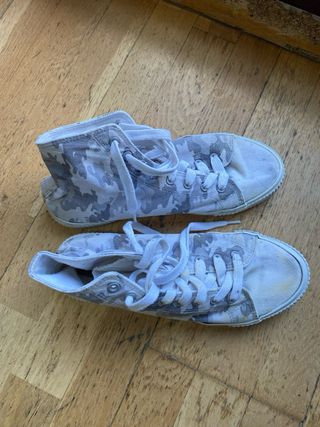 Zapatillas estilo Converse camuflaje