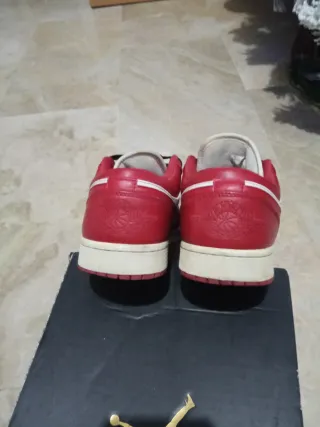Jordan 1 Low Talla 43 Rojo/Blanco