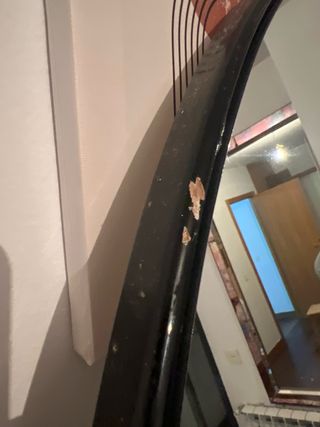 Specchio da terra con cornice nera a figura intera