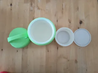 Termo portalimentos verde con asa