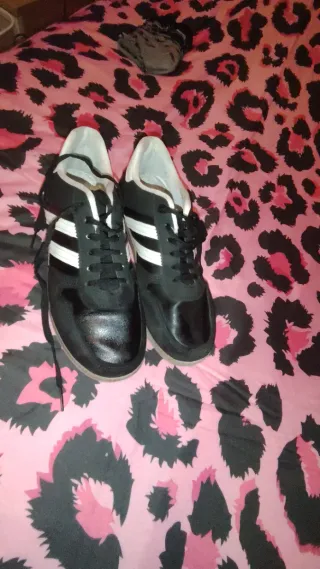 Zapatillas Adidas Negras - 2 puestas