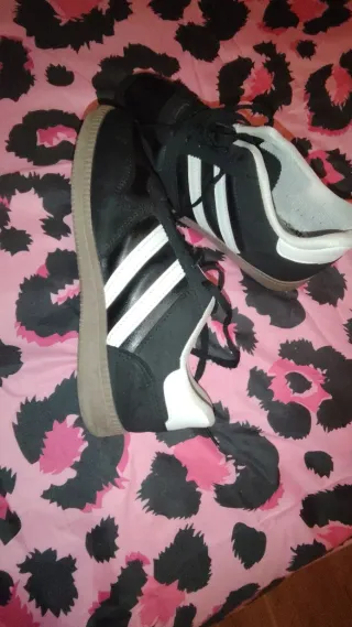 Zapatillas Adidas Negras - 2 puestas