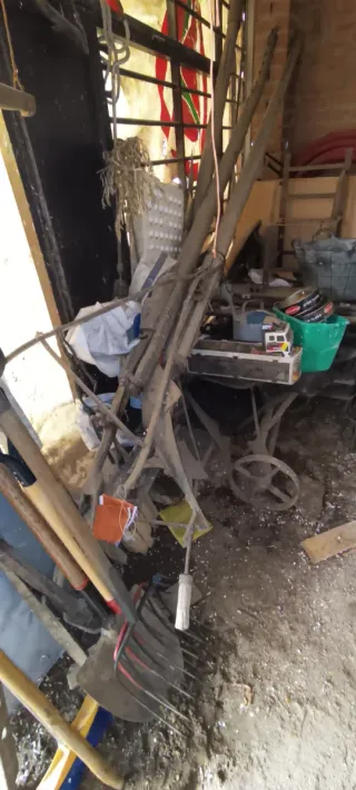 Trillo antiguo de madera, Trilladora y harados