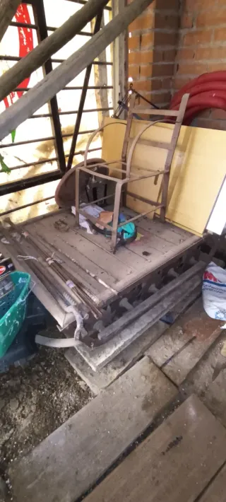 Trillo antiguo de madera, Trilladora y harados