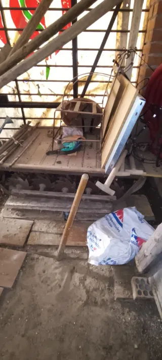 Trillo antiguo de madera, Trilladora y harados