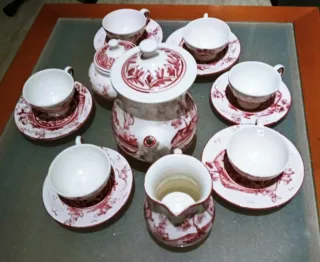 Juego de café y té con 6 tazas, diseño único.