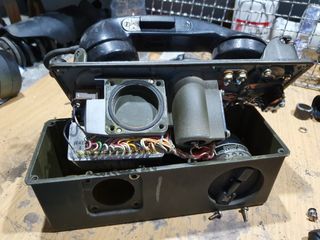 Teléfono Militar Antiguo